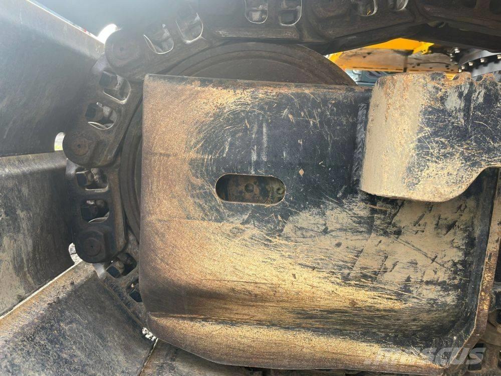 JCB 140 X LC Telakaivukoneet