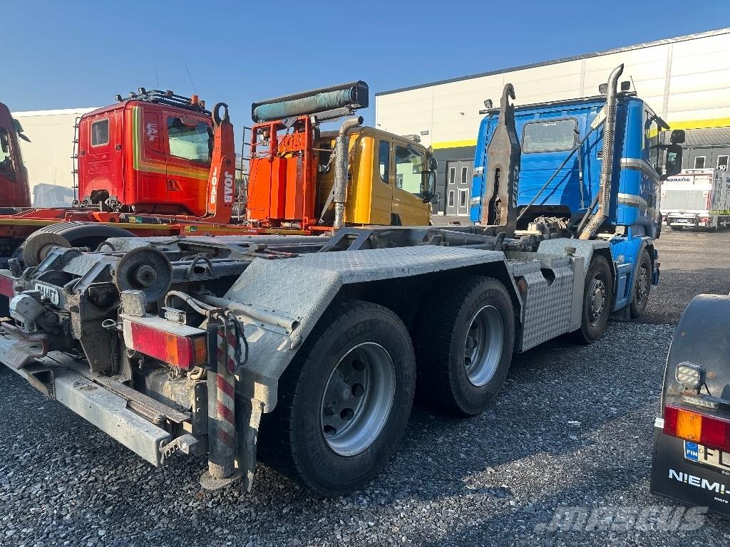 Scania R420 8X4/4 Koukkulava kuorma-autot