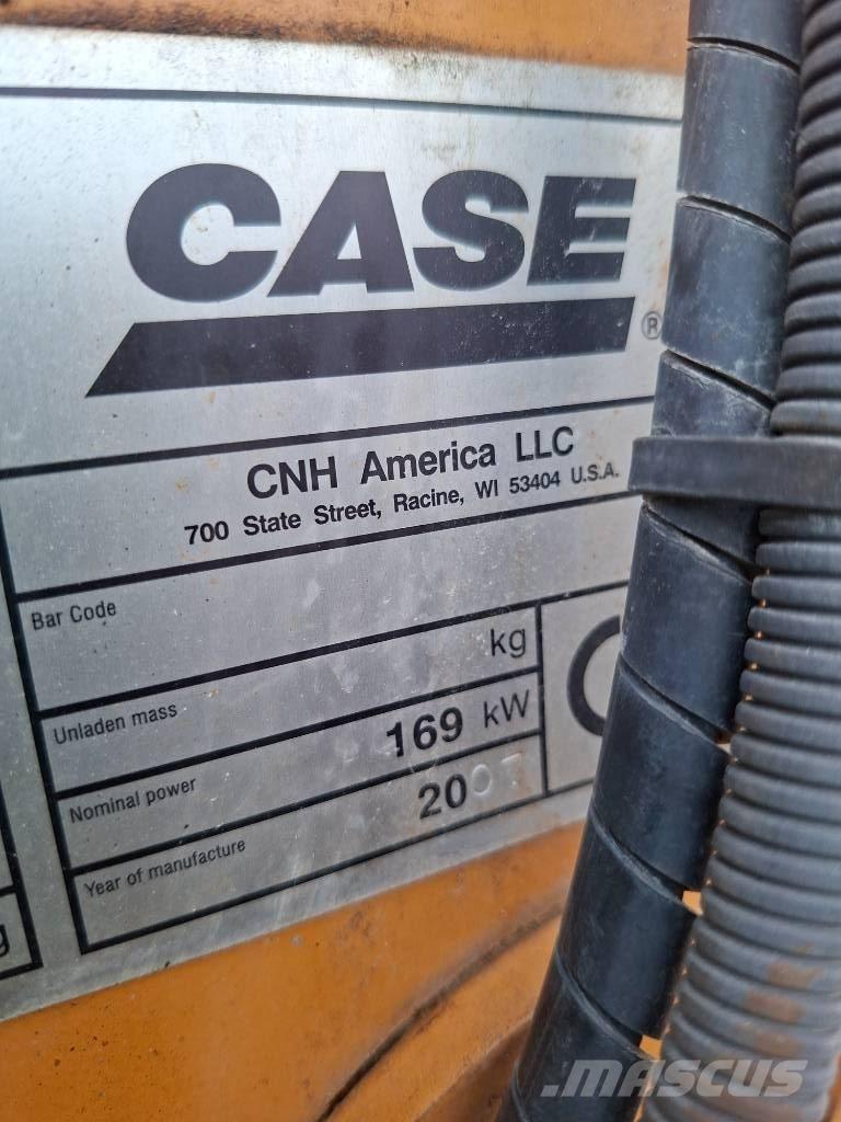 CASE 821 E Pyöräkuormaajat