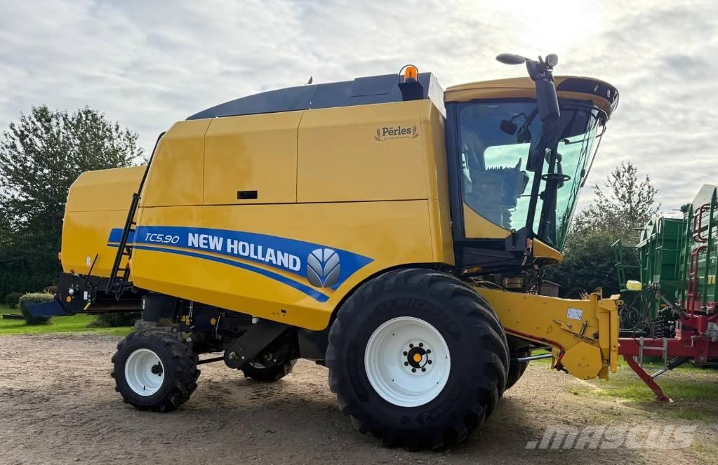 New Holland TC 5.90 Leikkuupuimurit