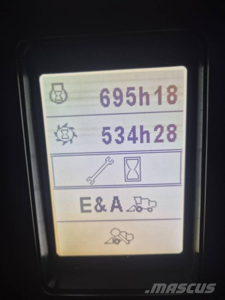 New Holland TC 5.90 Leikkuupuimurit