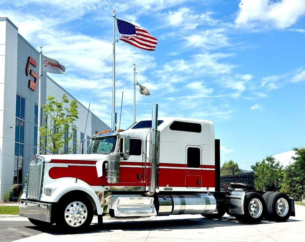 Kenworth W 900 Vetopöytäautot
