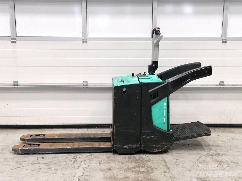 Mitsubishi PBV20N2 Lavansiirtotrukit