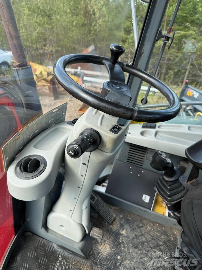 Lännen 8600 G Kaivurikuormaajat