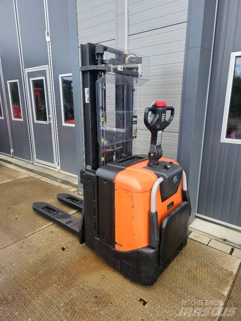 BT SPE 125 L 4150mm Käyden ajettavat pinoamistrukit
