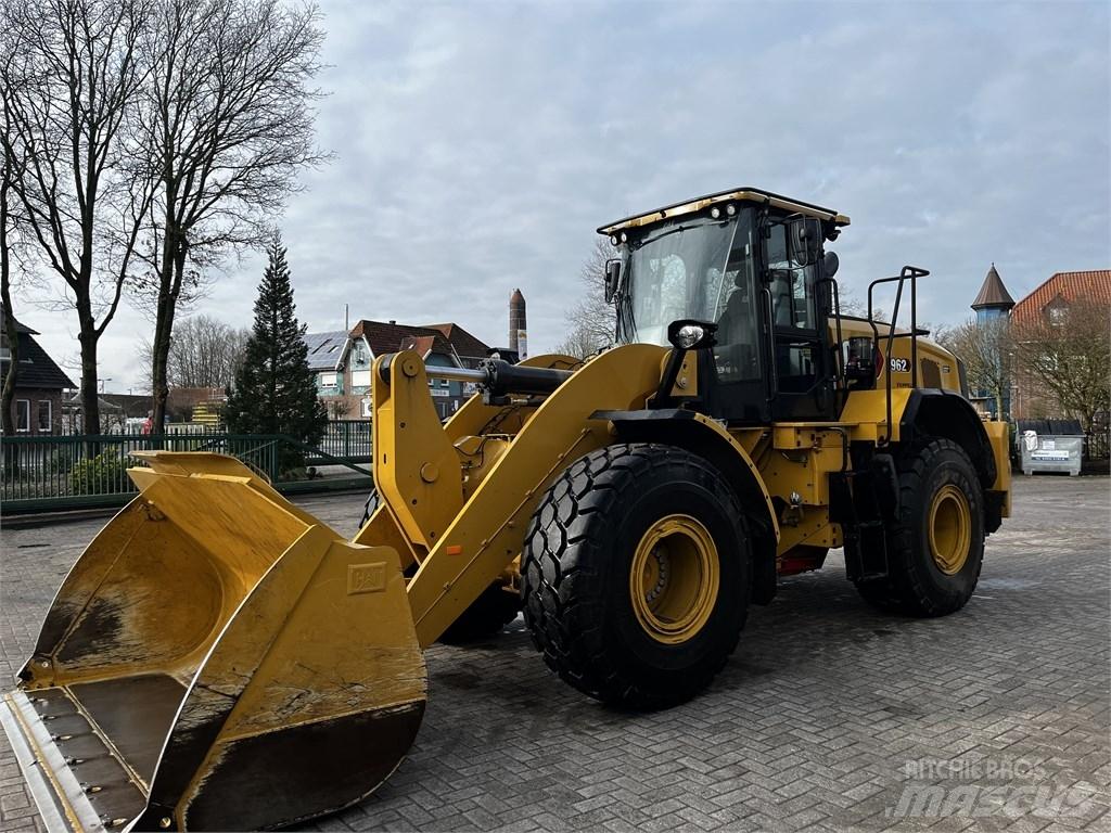 CAT 962 Pyöräkuormaajat
