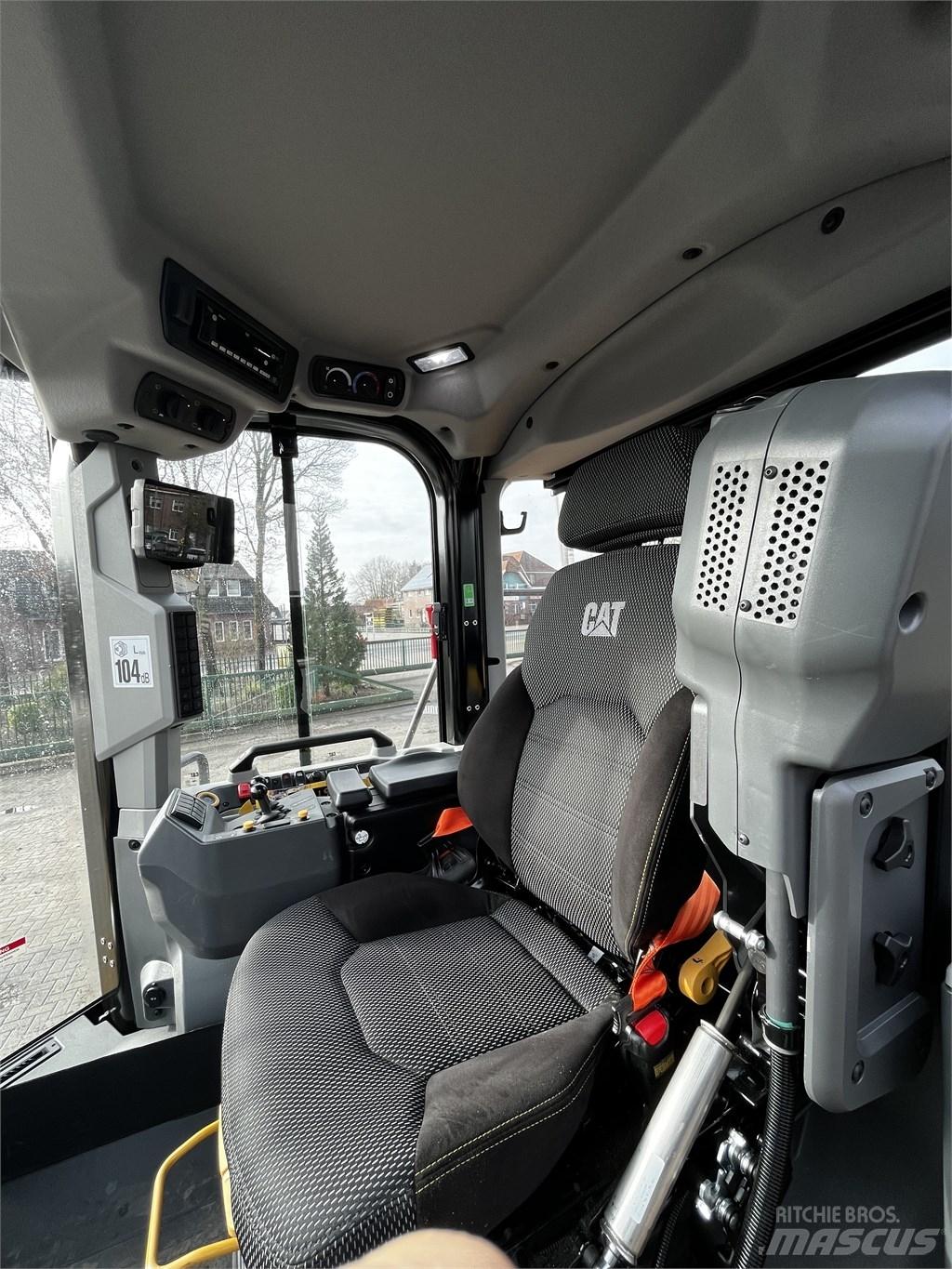 CAT 962 Pyöräkuormaajat