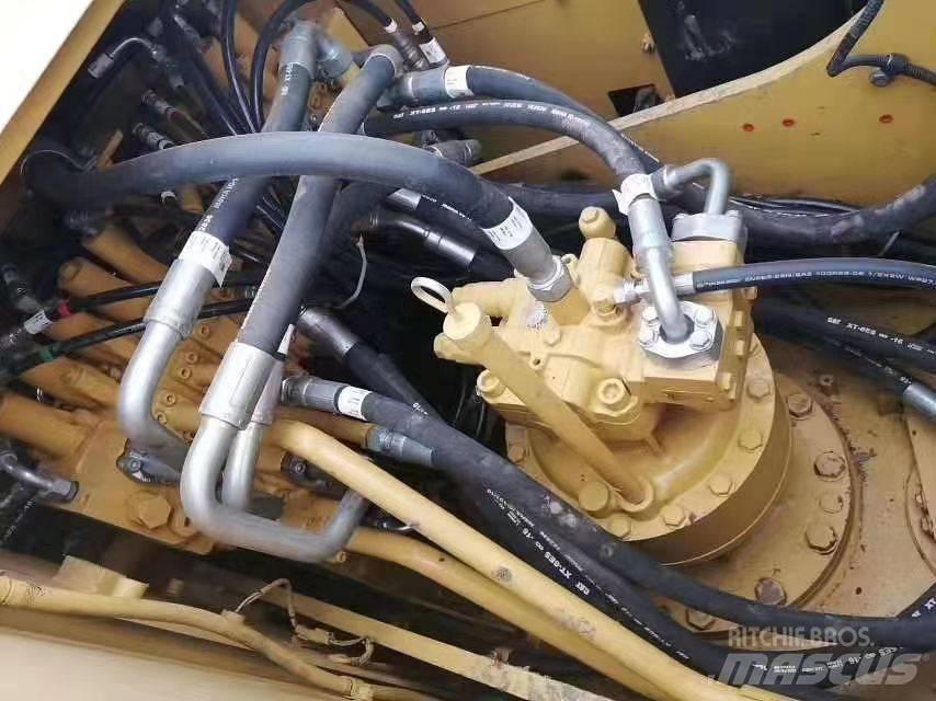 CAT 320 D Telakaivukoneet