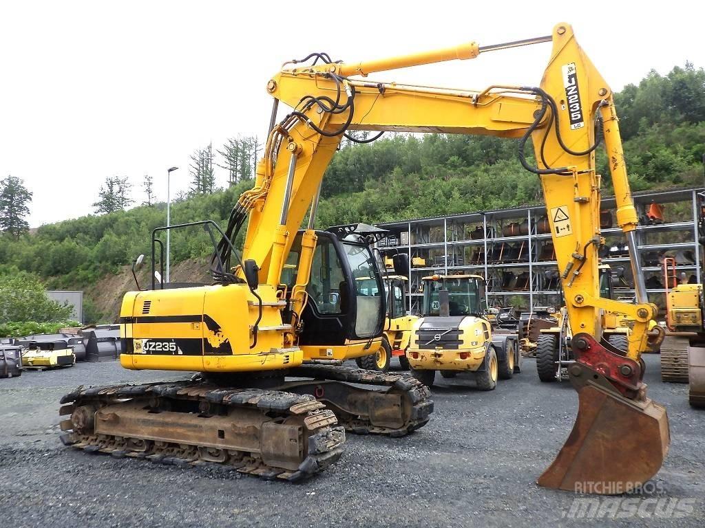 JCB JZ 235 LC Telakaivukoneet
