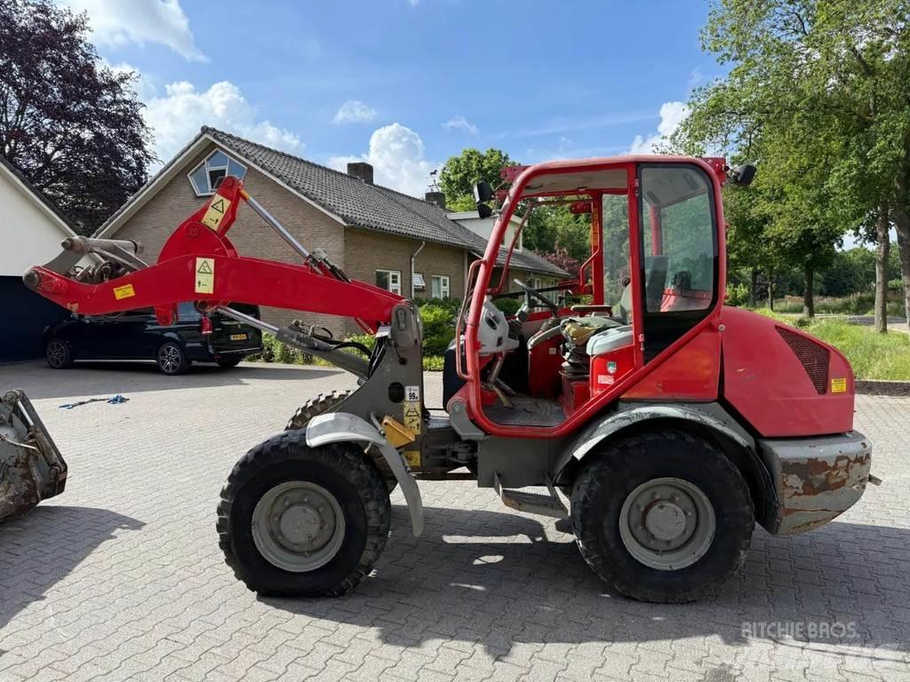 Komatsu WA70-5 Pyöräkuormaajat