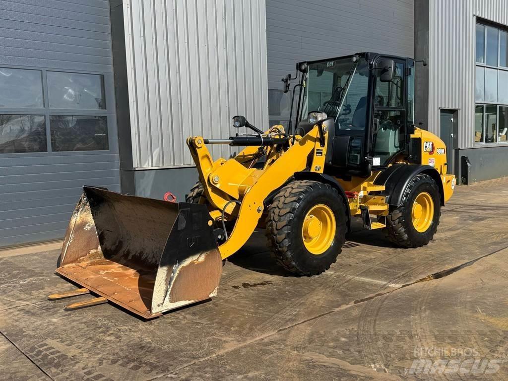 CAT 908M Pyöräkuormaajat