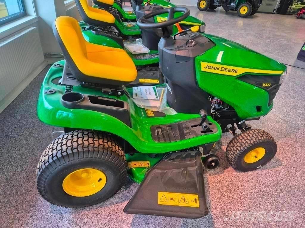 John Deere 107 R Päältäajettavat ruohonleikkurit