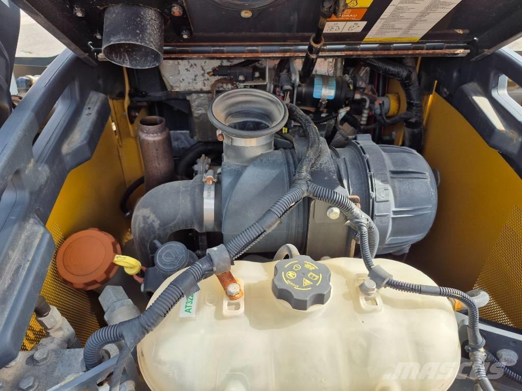 John Deere 320G Liukuohjatut kuormaajat