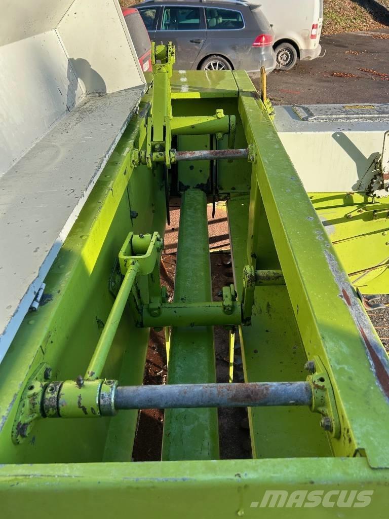 CLAAS Markant 51 Kanttipaalaimet