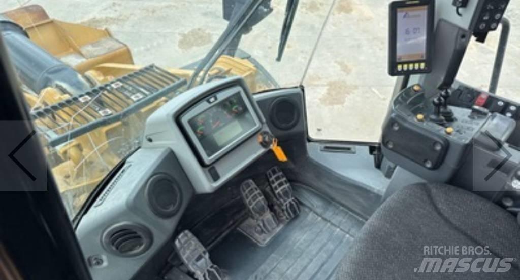 CAT 966 M Pyöräkuormaajat