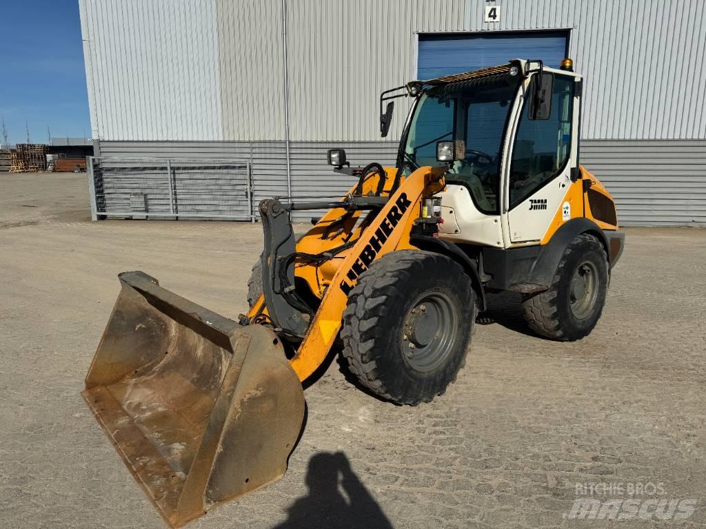 Liebherr L 506 Pyöräkuormaajat