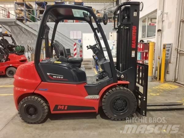 Manitou MI25D Maastotrukit