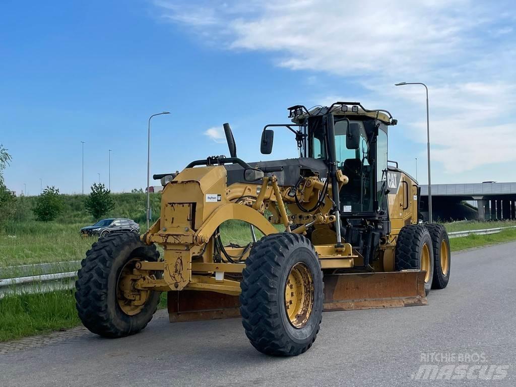 CAT 12M Tiehöylät