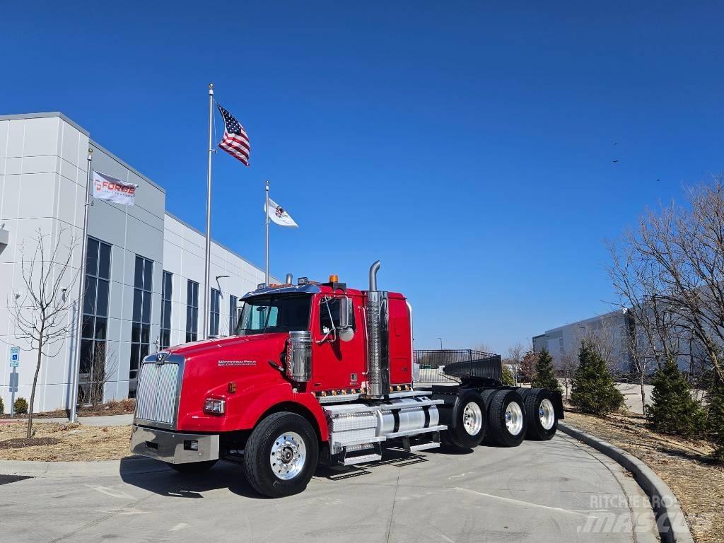 Western Star 4900 SB Vetopöytäautot