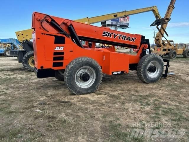 SkyTrak 8042 Kurottajat