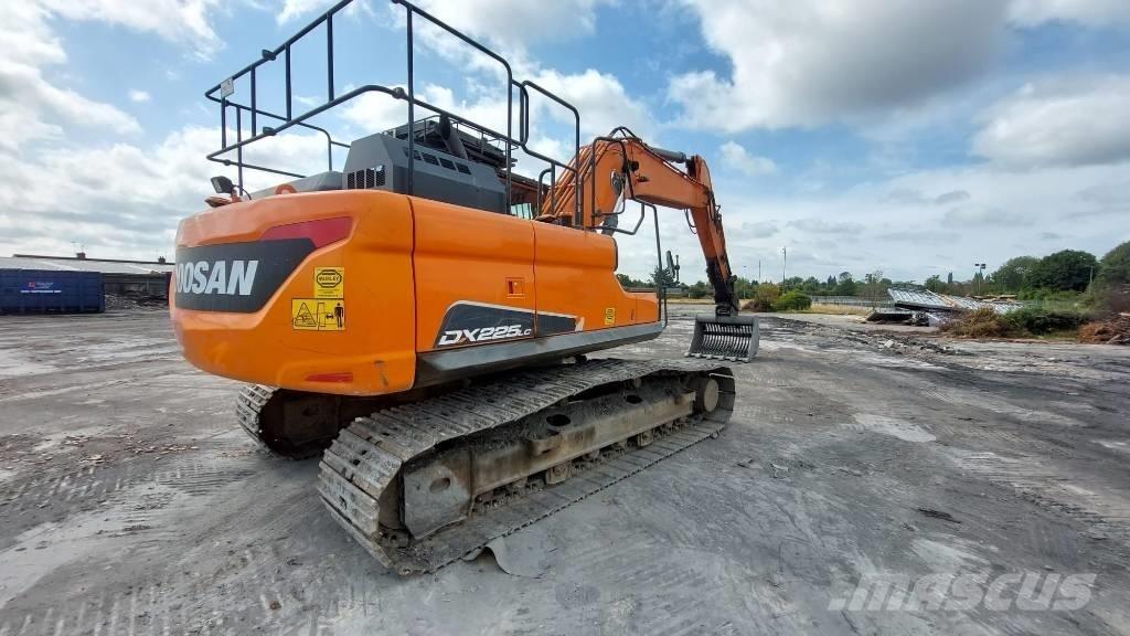 Doosan DX 225 LC Telakaivukoneet
