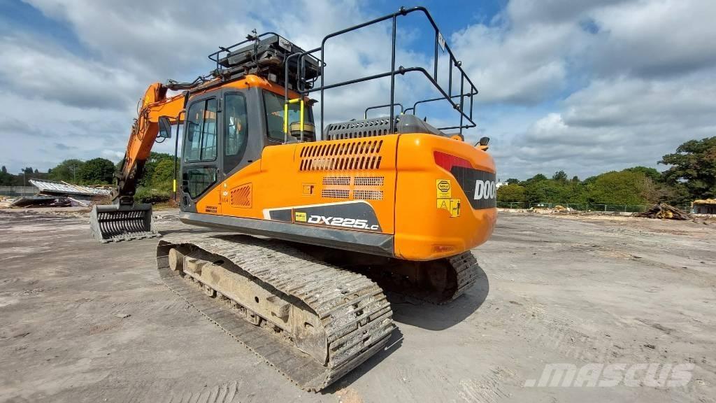 Doosan DX 225 LC Telakaivukoneet