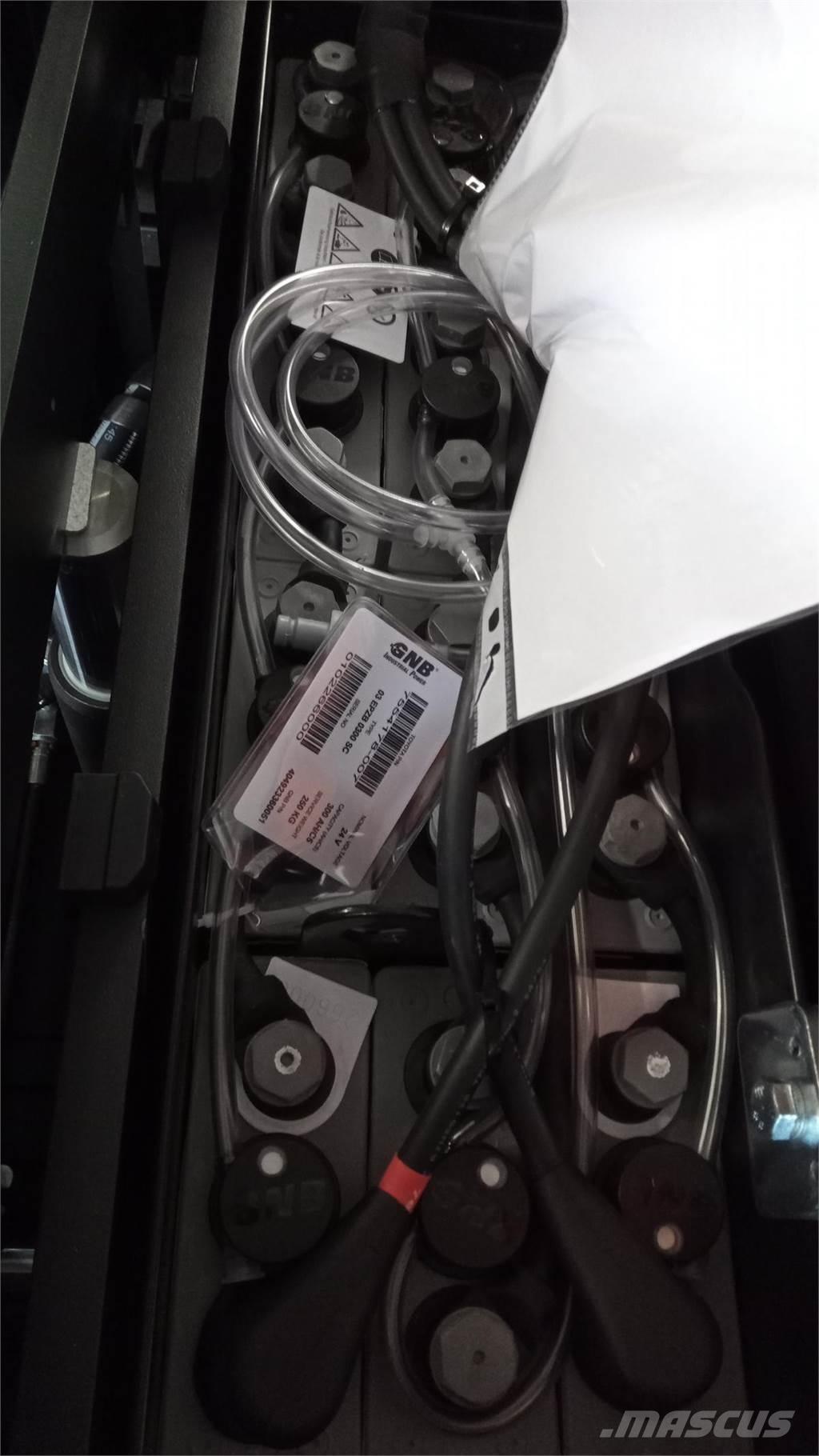 Toyota BT SPE200D Käyden ajettavat pinoamistrukit