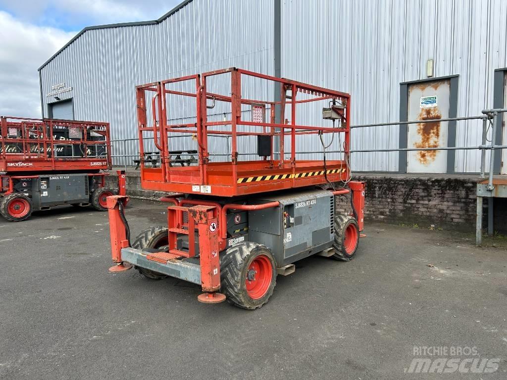 SkyJack SJ 6826 RT Saksilavat