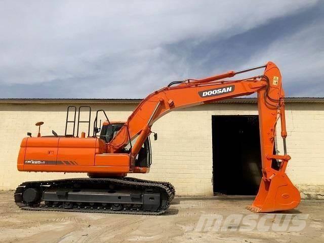 Doosan DX 225 Telakaivukoneet