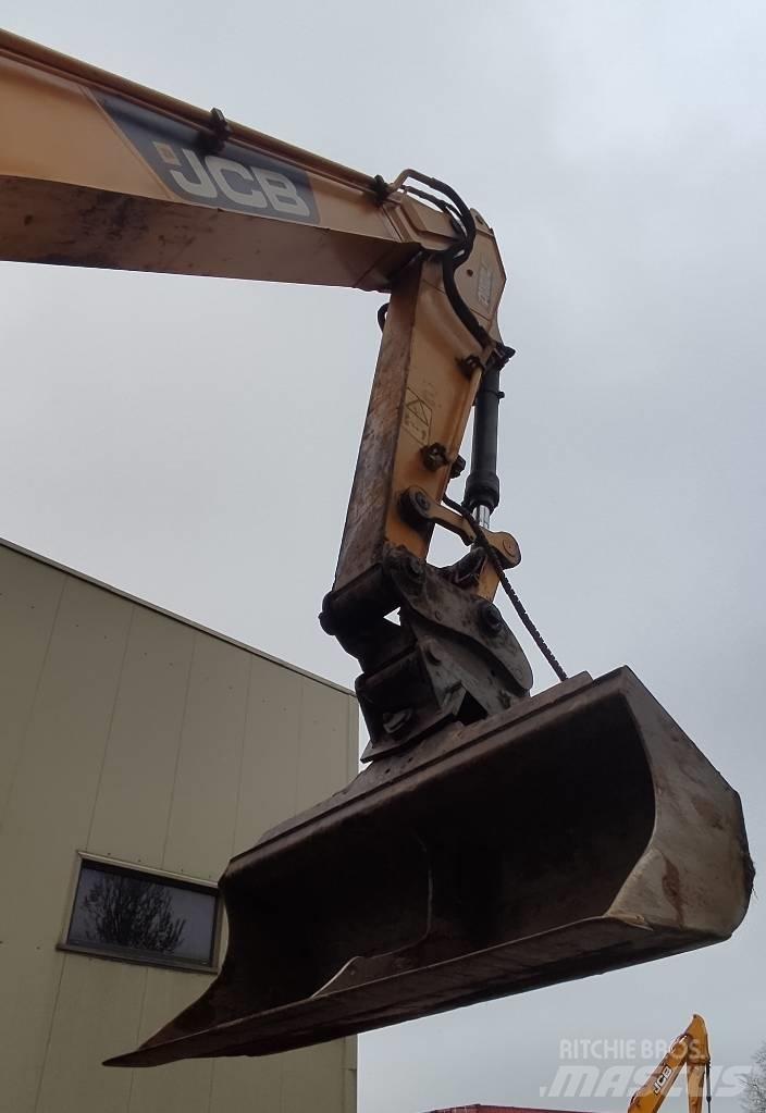 JCB JS 220 LC Telakaivukoneet