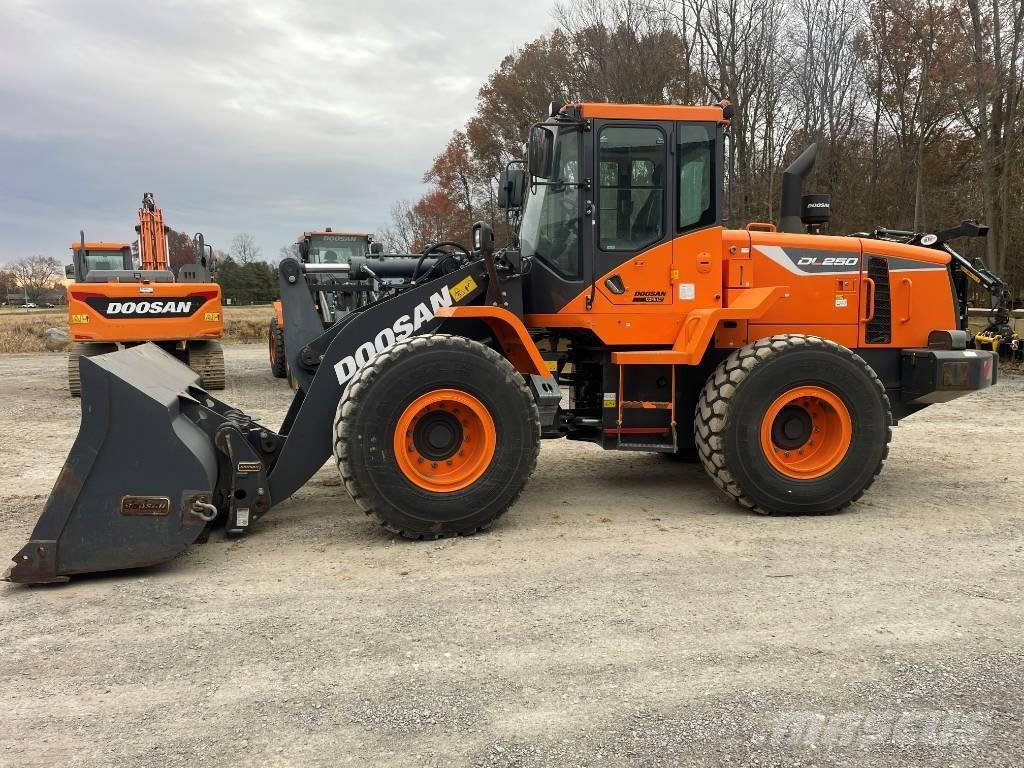 Doosan DL 250 Pyöräkuormaajat