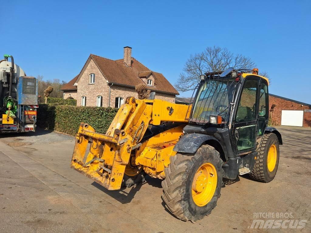 JCB 531-70 Maatalouskurottajat