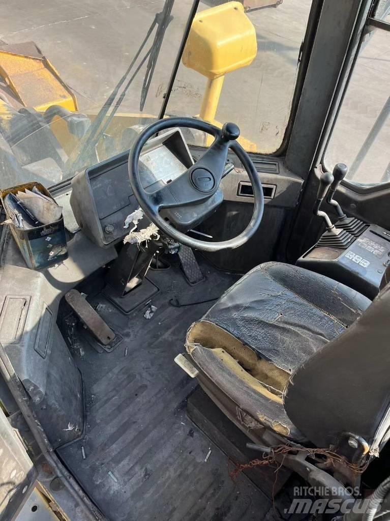 Komatsu WA 470 Pyöräkuormaajat