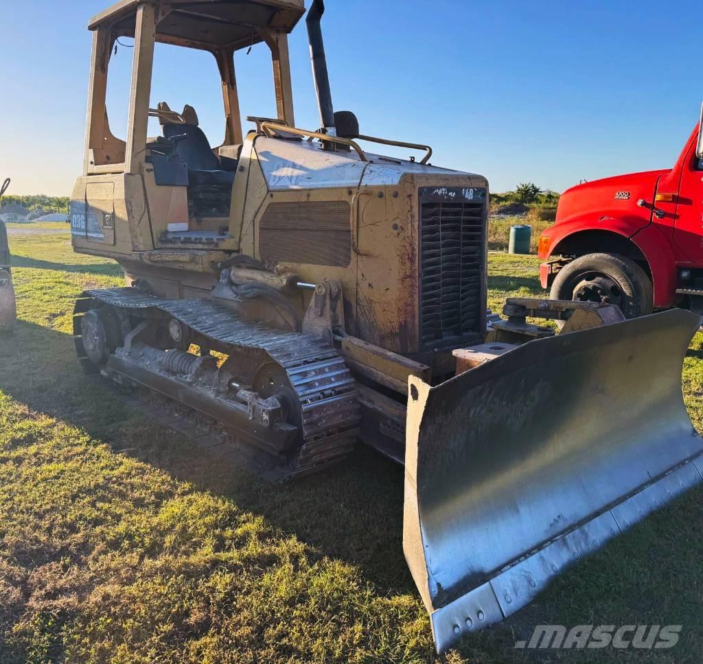 CAT D 3 G Telaketjupuskutraktorit