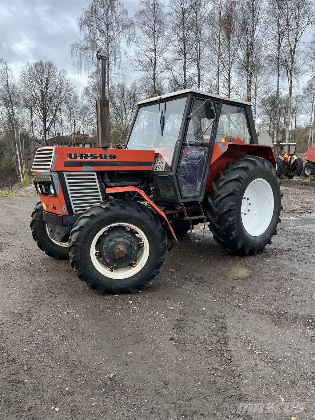 Ursus c-385 Traktorit