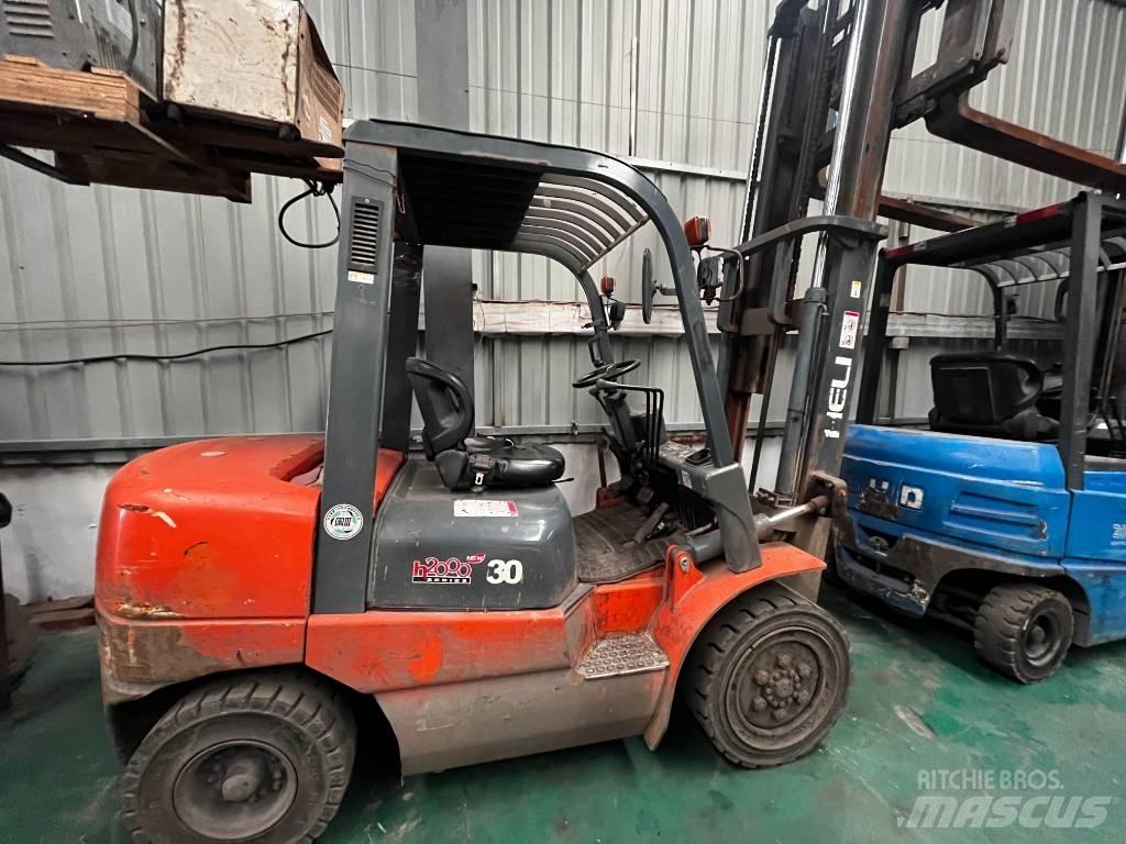 Heli CPCD 30 Dieseltrukit