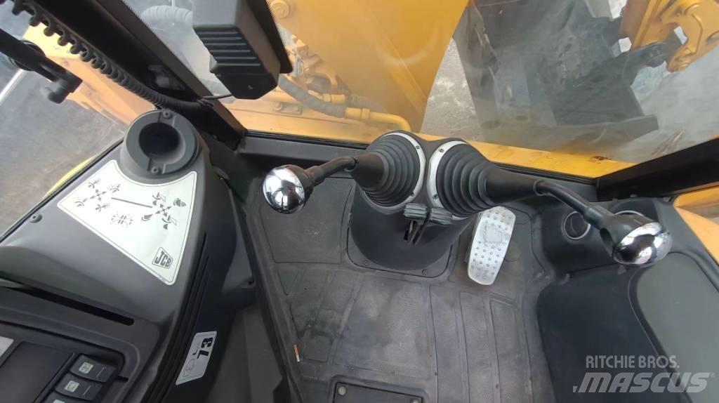 JCB 3 CX Pyöräkuormaajat