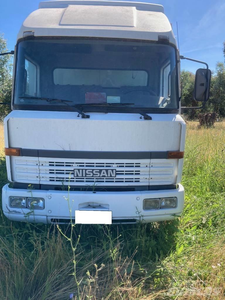 Nissan CAMPER L70 Asuntoautot ja asuntovaunut