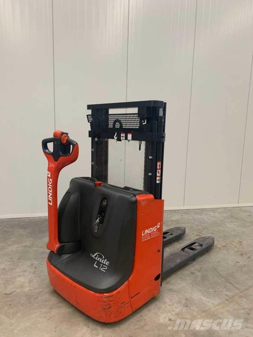 Linde L12 Ajettavat pinoamisvaunut
