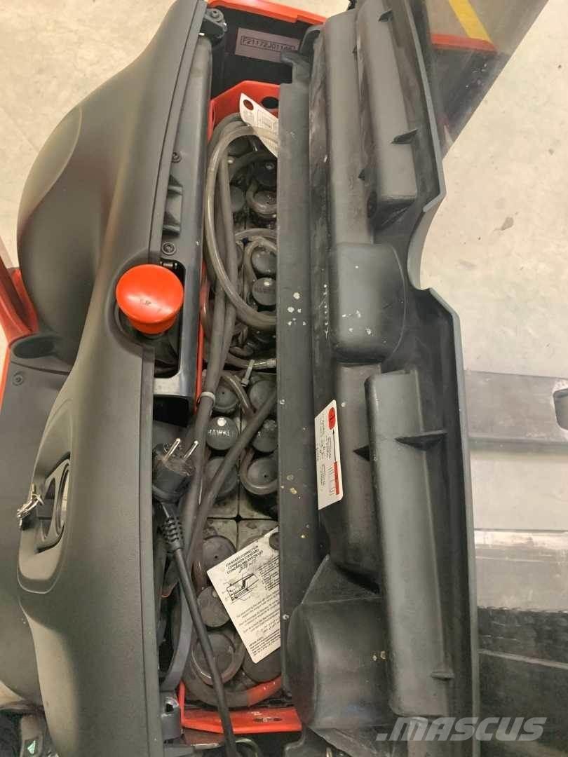 Linde L12 Ajettavat pinoamisvaunut