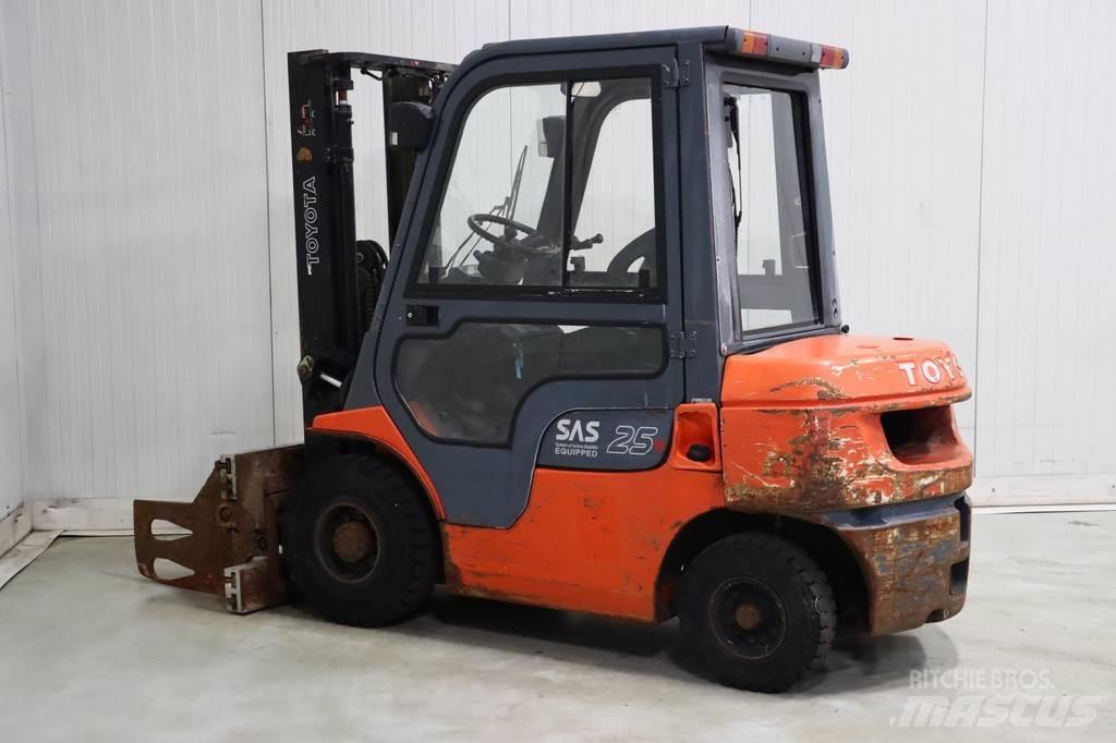 Toyota 62-7FDF25 Dieseltrukit