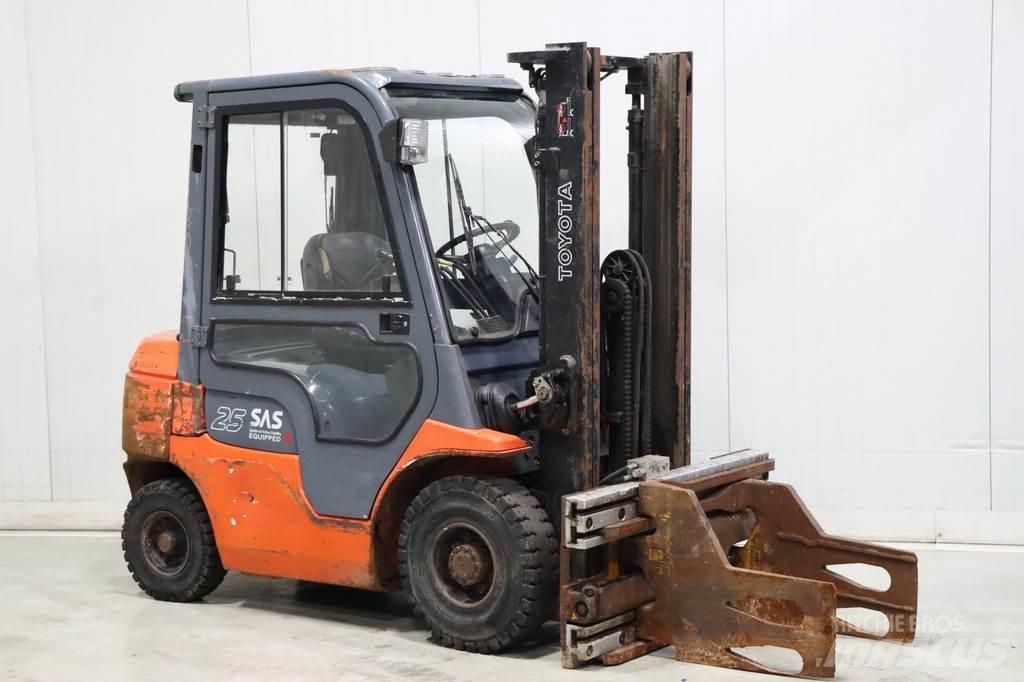 Toyota 62-7FDF25 Dieseltrukit