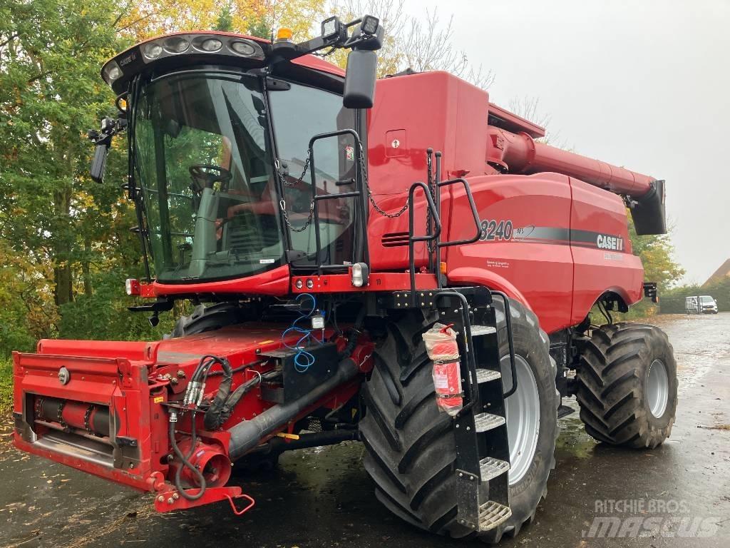 Case IH Axial 8240 Leikkuupuimurit