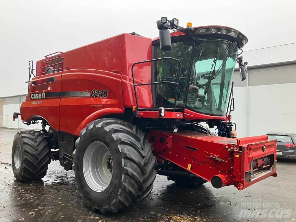 Case IH Axial 8240 Leikkuupuimurit