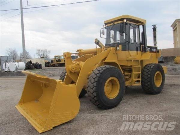 CAT 936 F Pyöräkuormaajat
