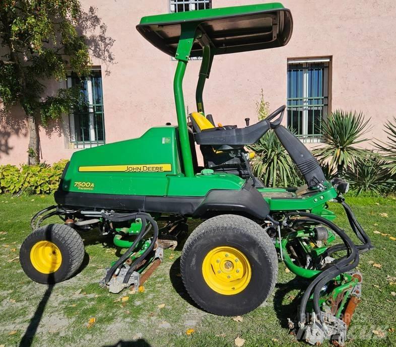 John Deere 7500 A Väyläleikkuri