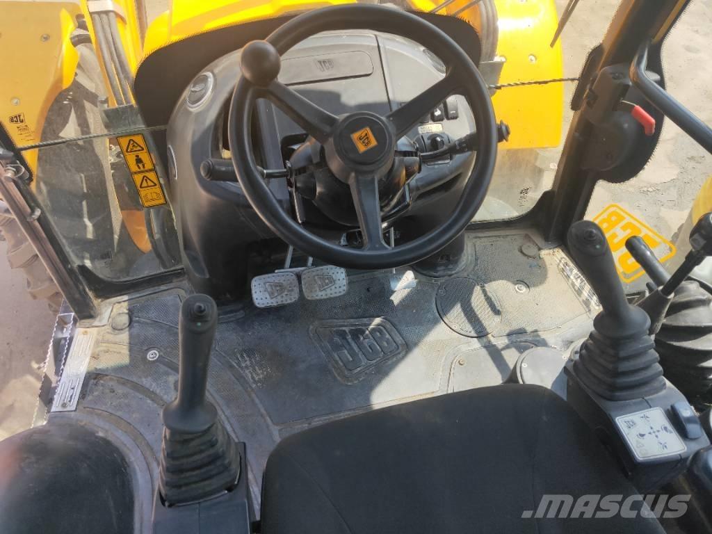 JCB 4CX Kaivurikuormaajat