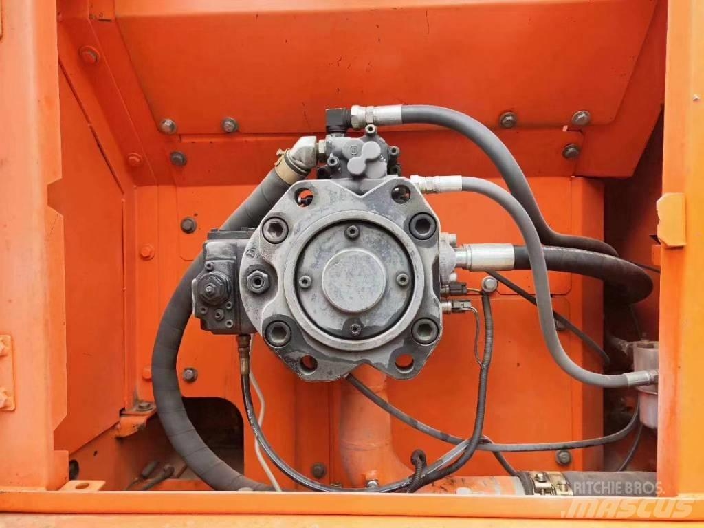 Doosan DX 300 LC Telakaivukoneet