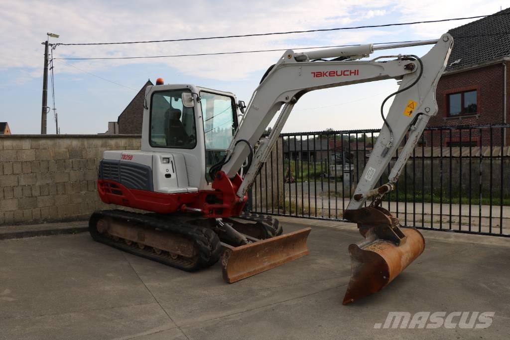 Takeuchi TB 250 Minikaivukoneet < 7t