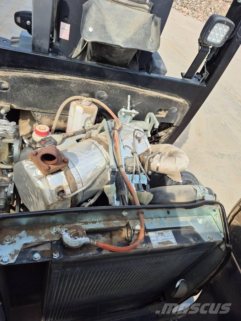 GiANT V 452 T HD Pienkuormaajat